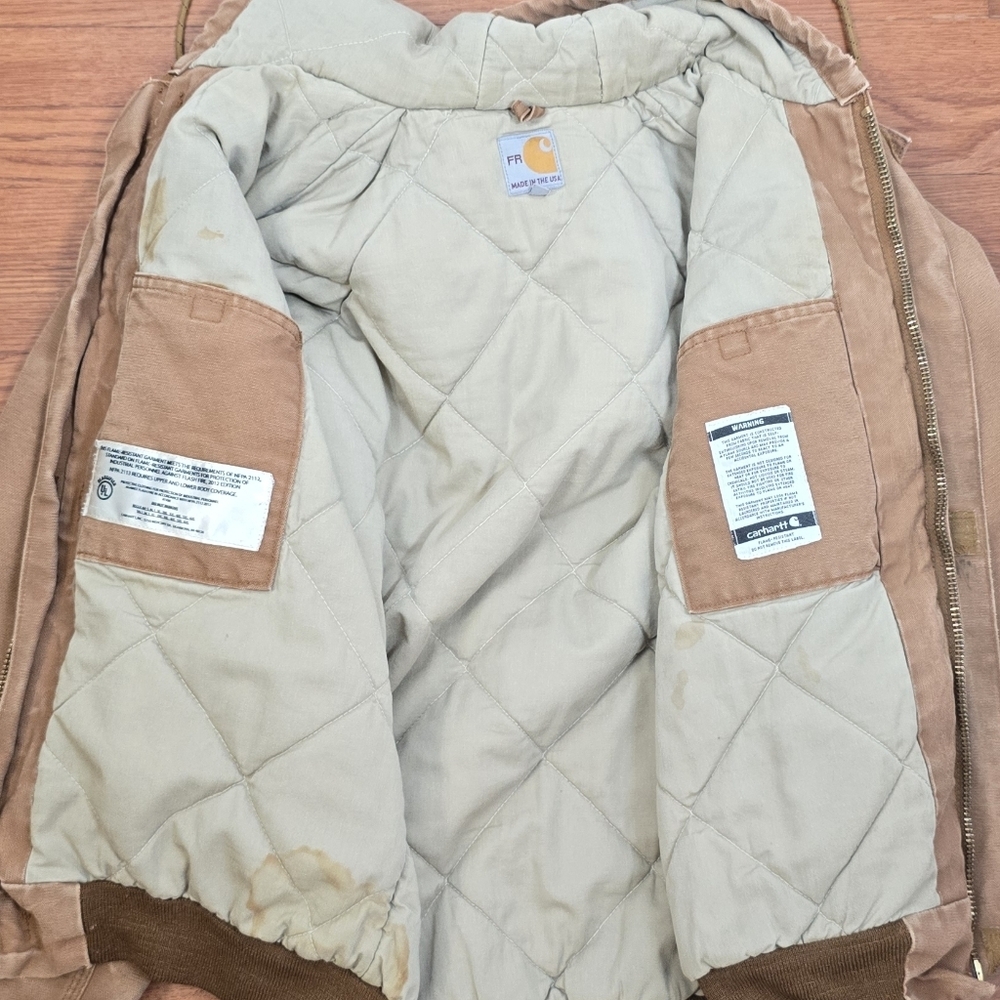 Carhartt FR Distressed Thrashed Quilted Jacket Sz.M Streetwear Work-worn - Picture 13 of 16